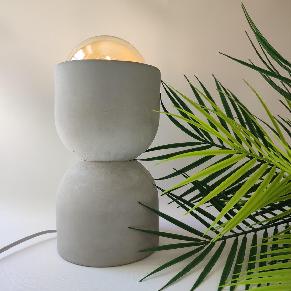 HGO ATELIER - U2 Beton Aydınlatma - Masa Lambası