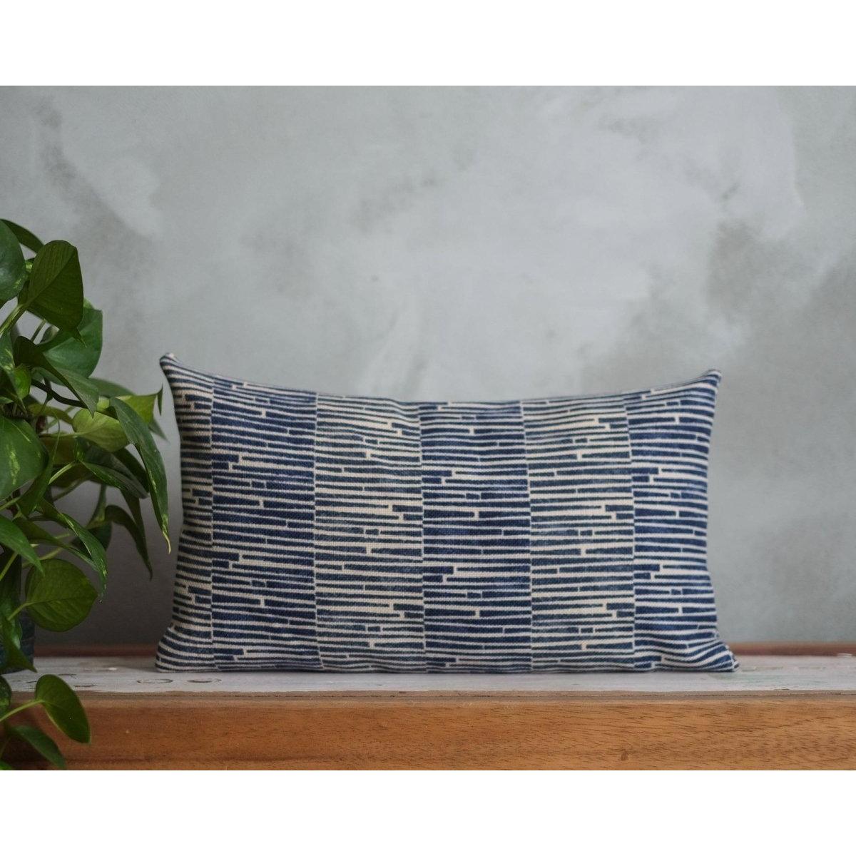 Lacivert Çizgili Keten Yastık Kılıfı