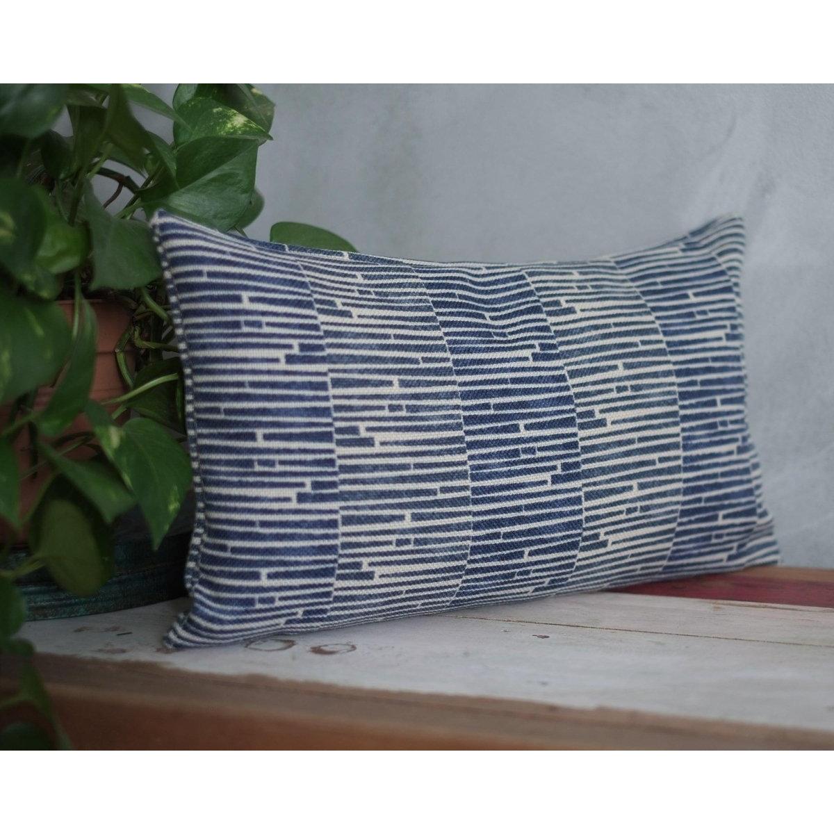 Lacivert Çizgili Keten Yastık Kılıfı