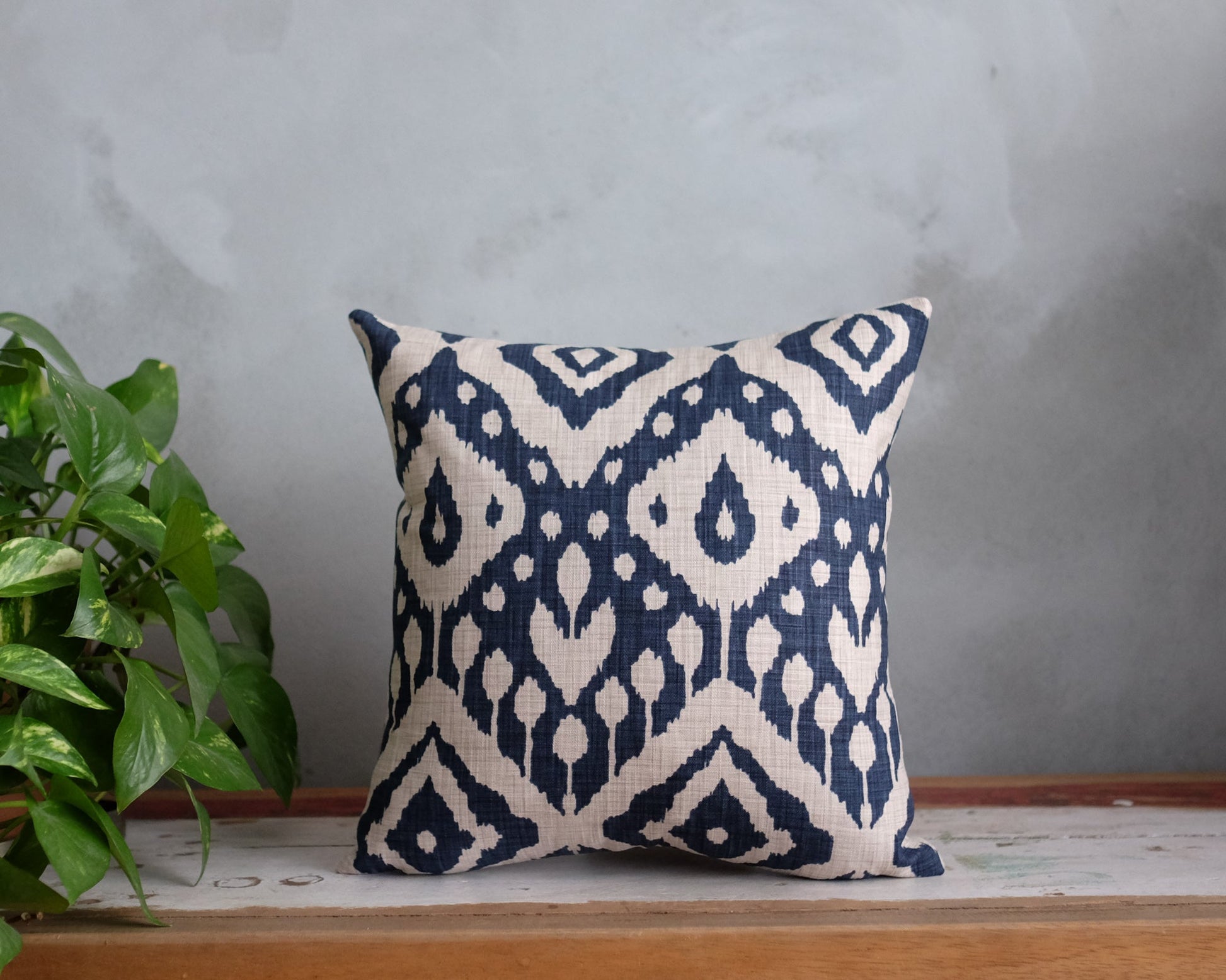 Lacivert Bej Oryantal Dizayn Kırlent Kılıfı