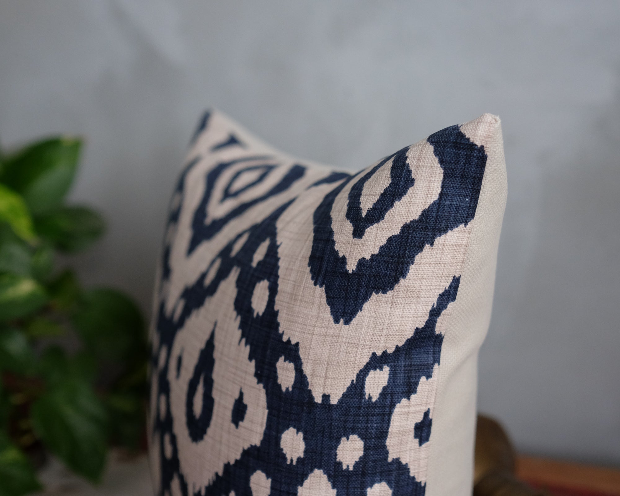 Lacivert Bej Oryantal Dizayn Kırlent Kılıfı