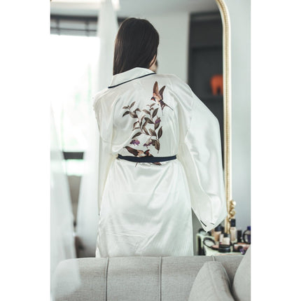 Mita Concept - İpeksi Ekru Lacivert Biyeli Yarasa Kol Kimono Sabahlık - Sabahlık