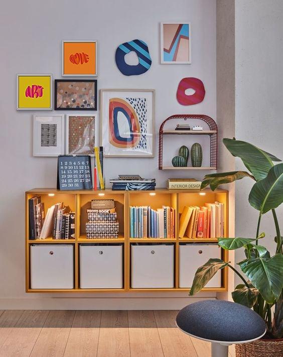 Colorful Word Beyaz Çerçeveli Tablo