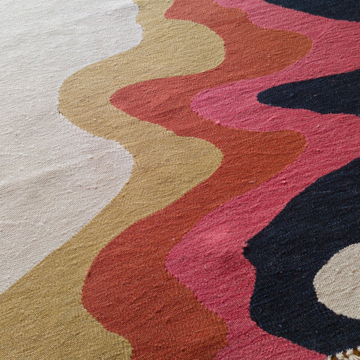 Terra Potta El Dokuması Kilim