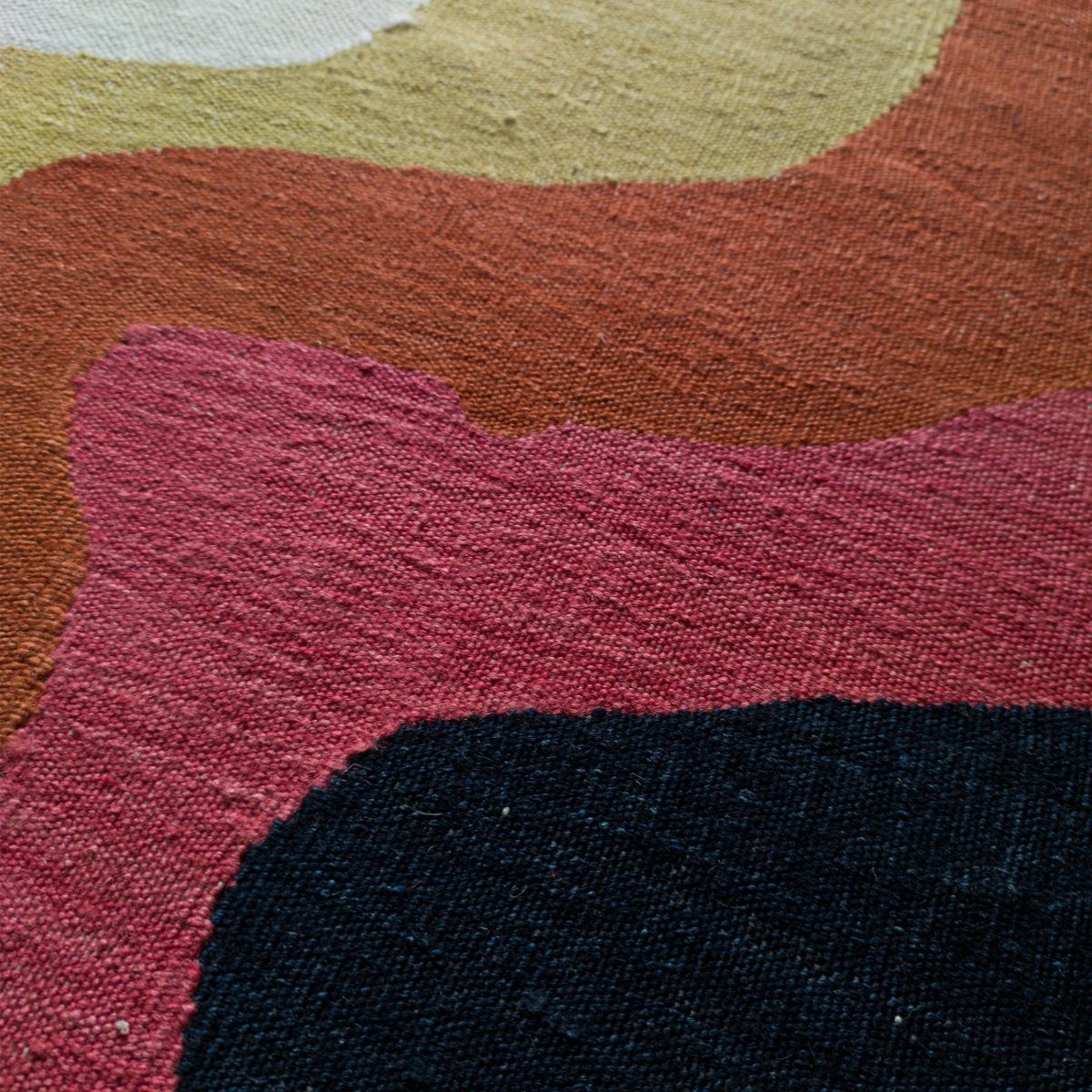 Terra Potta El Dokuması Kilim